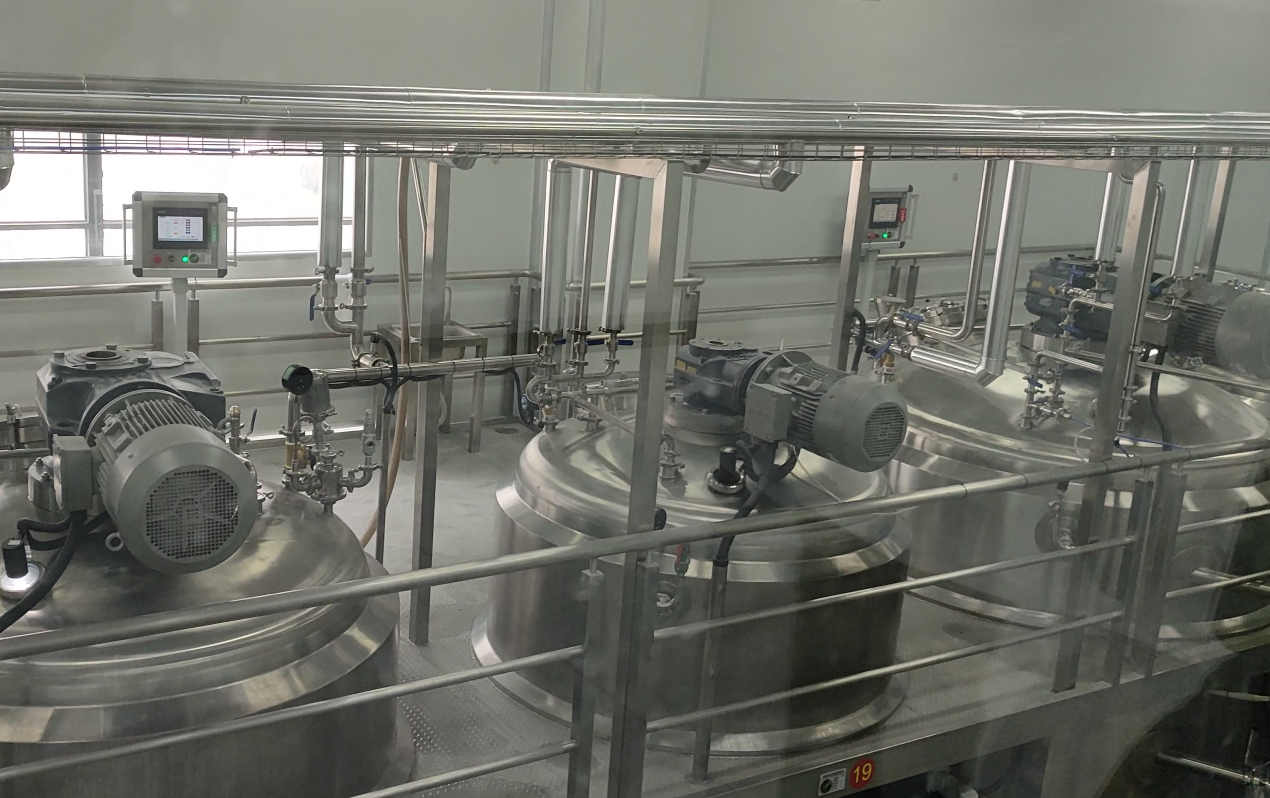 定制加工一款身体乳需要经过系统的步骤和细致的准备