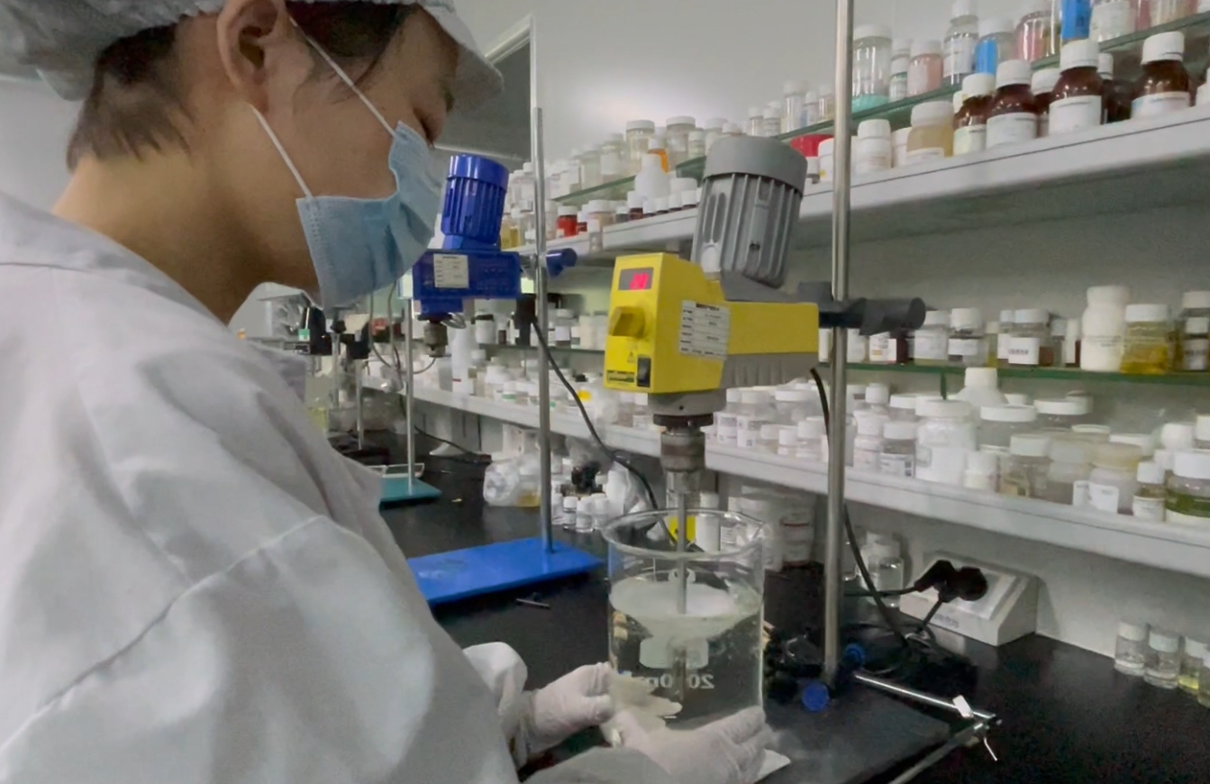 眼霜加工定制厂家如何与品牌方一起打造顺应当前市场需求的眼霜