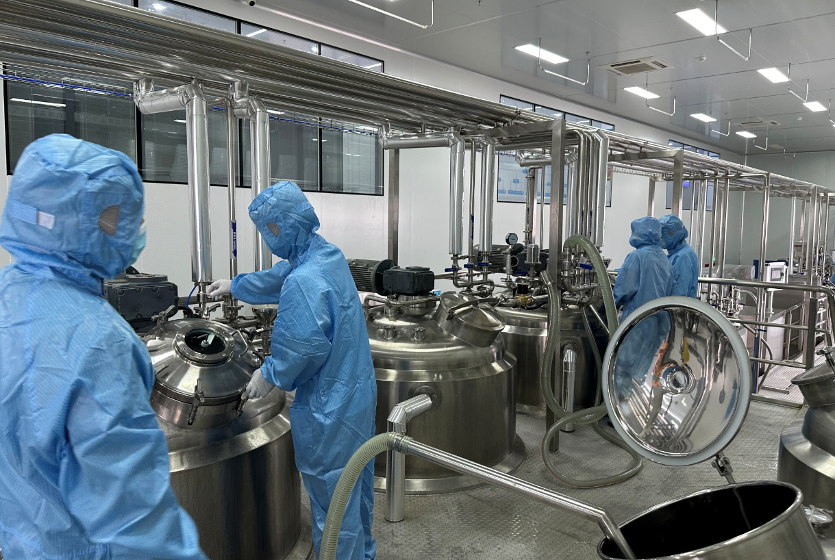 化妆品OEM加工工厂，与商家联动配合定制加工出有质量的化妆品