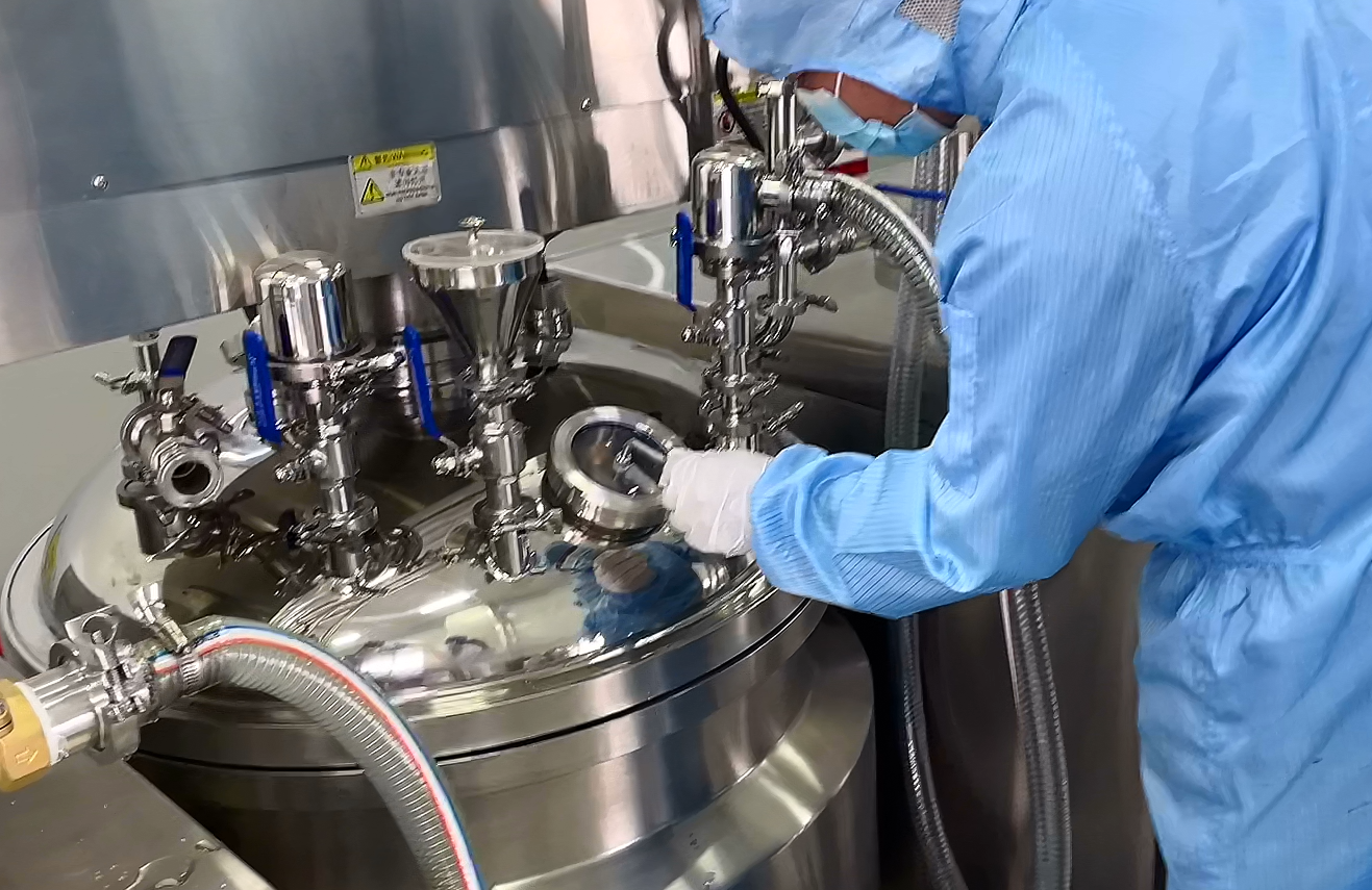 三步锁定优质伙伴:如何找到靠谱工厂合作生产您的精华水?