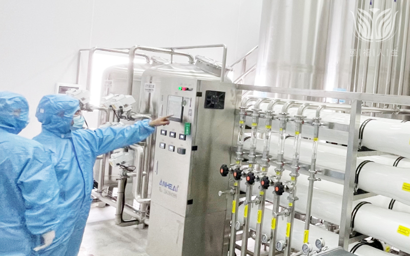 如何与化妆品工厂合作定制生产一款伪素颜霜